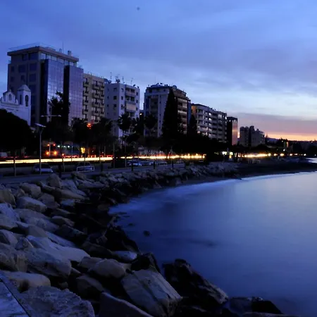 Plaza Beachfront Apt Superhost Service *