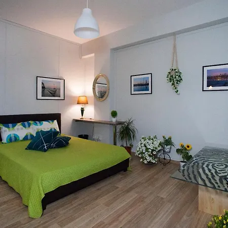Plaza Beachfront Apt Superhost Service Limassol